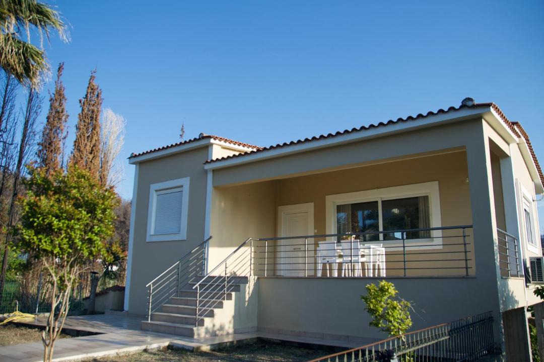 Photo of Buildings in Aravissos