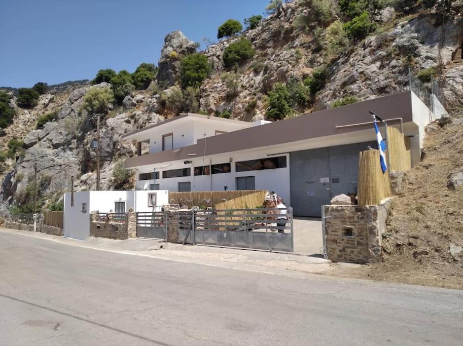Photo of Buildings in Dhrepanon
