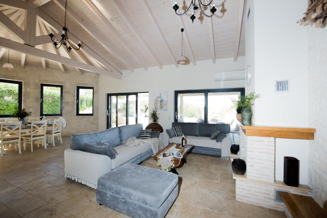 Photo of Livingroom in Petaleia