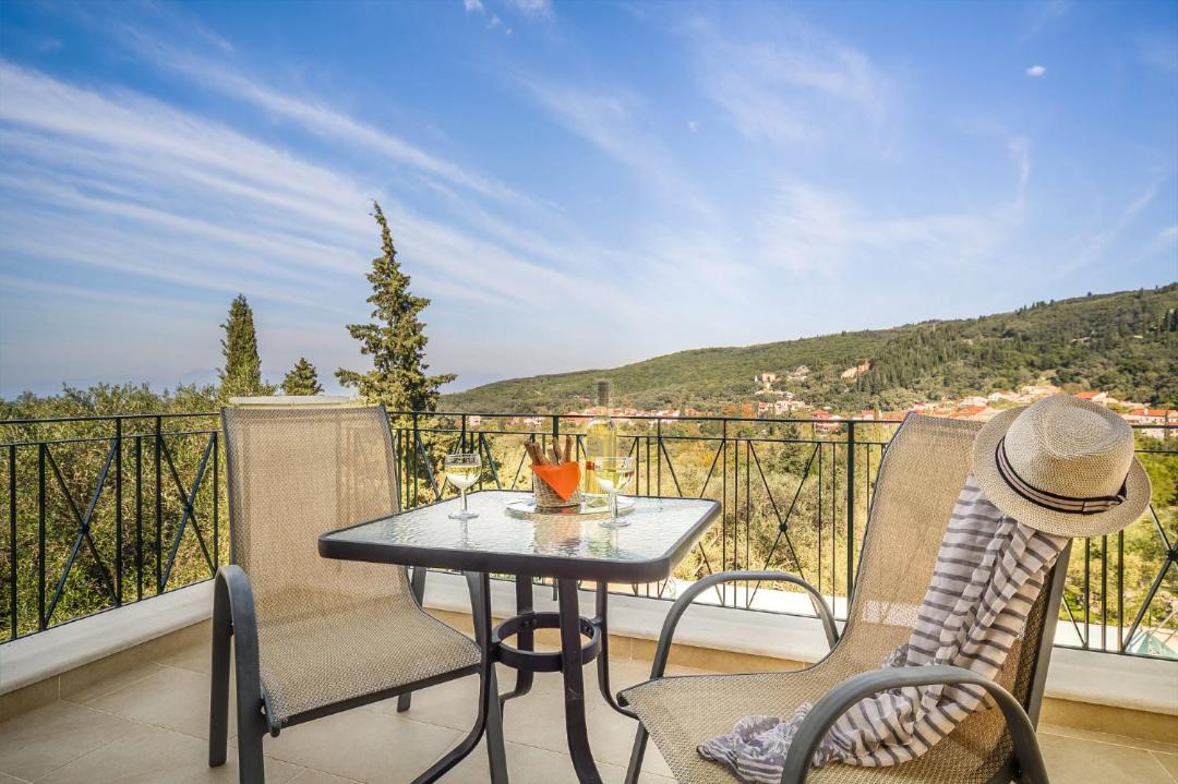 Photo of Patio Balcony in Petaleia