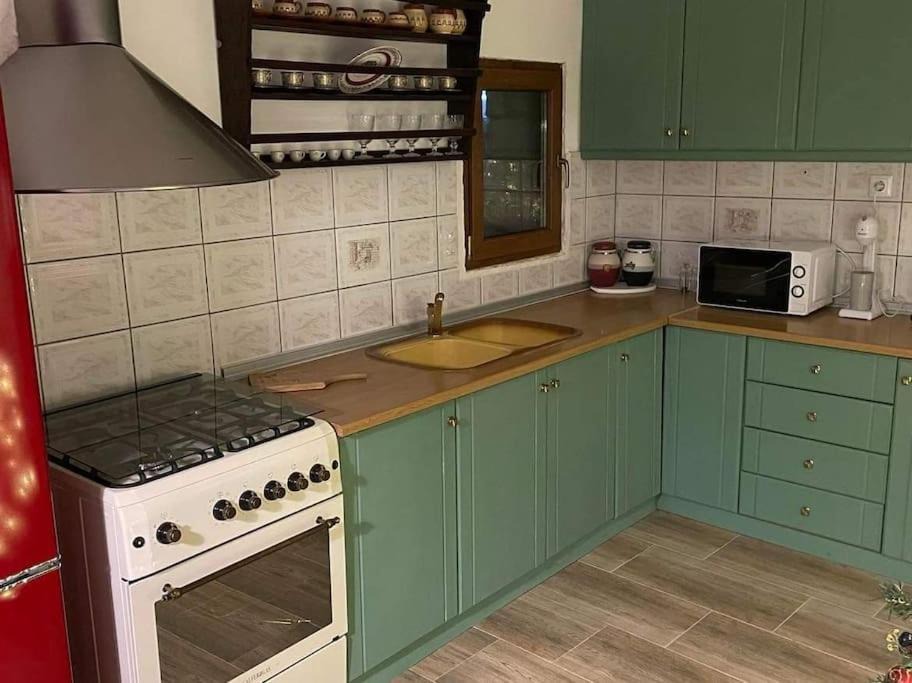 Photo of Kitchen in Drama