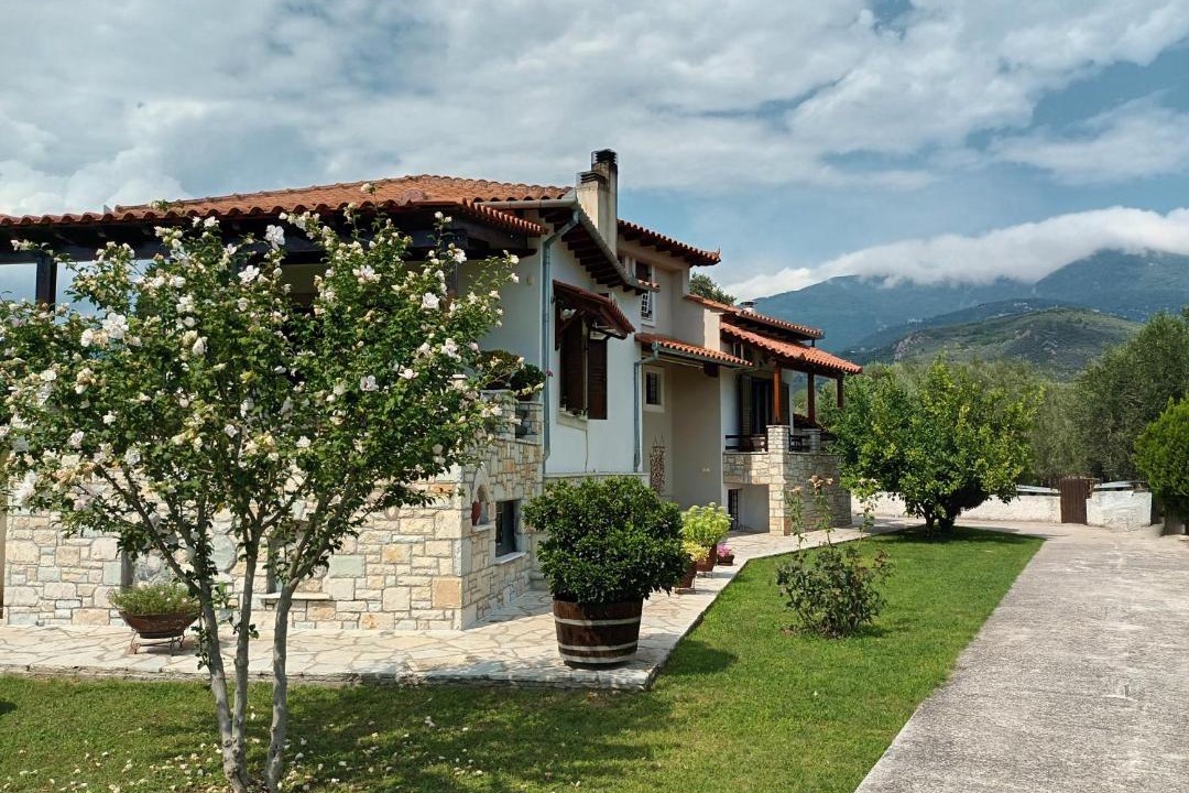 Photo of Buildings in Ano Lechonia