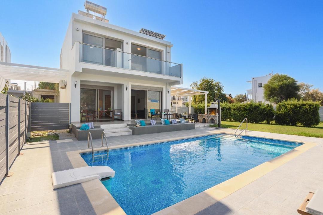 Photo of Outdoor in Ixia
