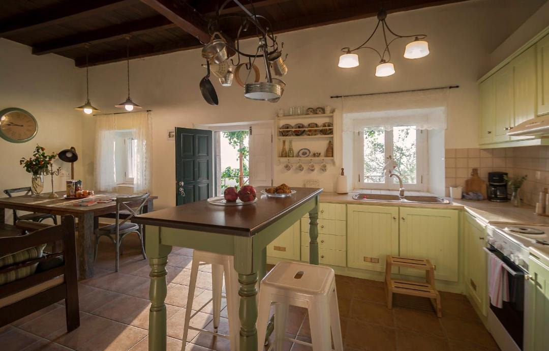 Photo of Kitchen in Petaleia