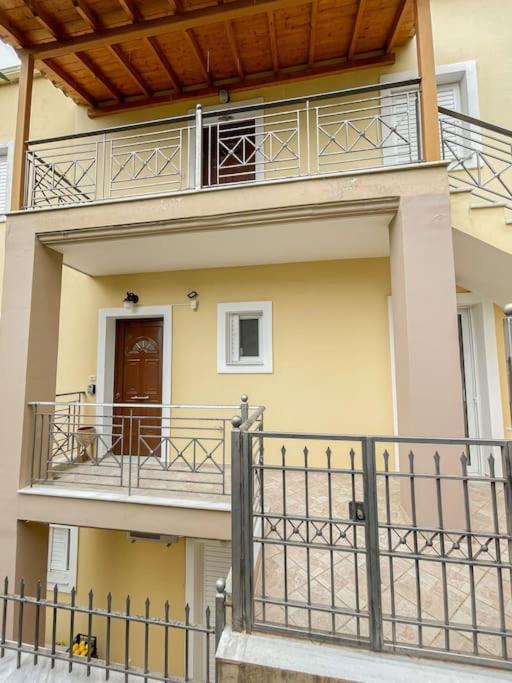 Photo of Buildings in Mavrovouni