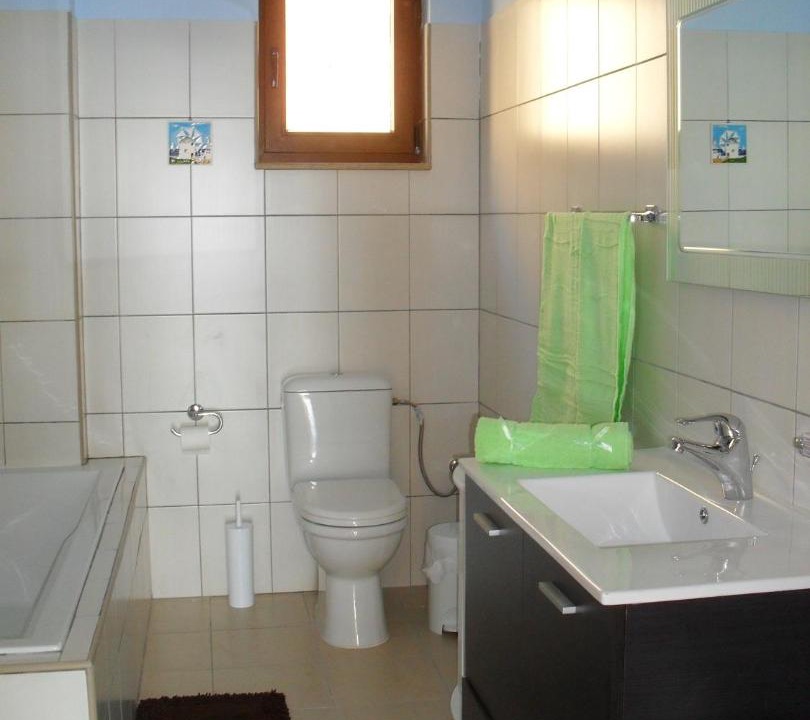 Photo of Bathroom in Kamari