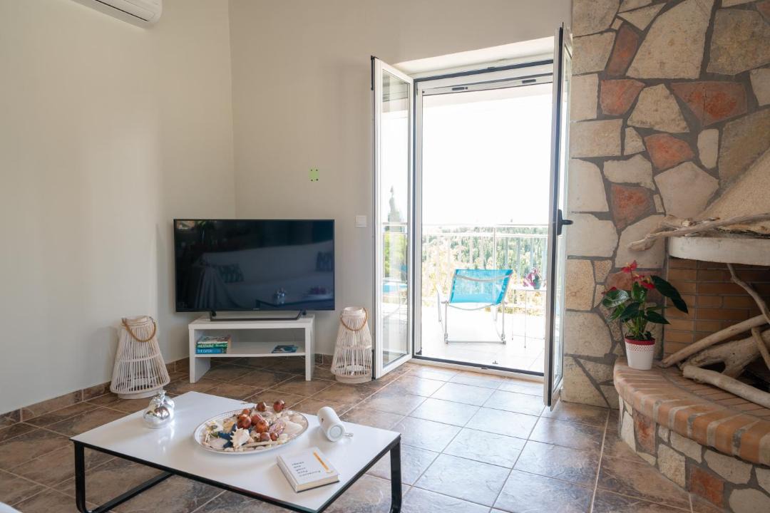 Photo of Livingroom in Erisos