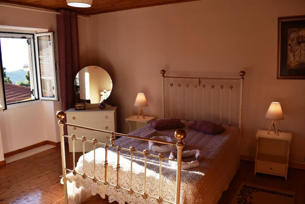 Photo of Bedroom in Petaleia
