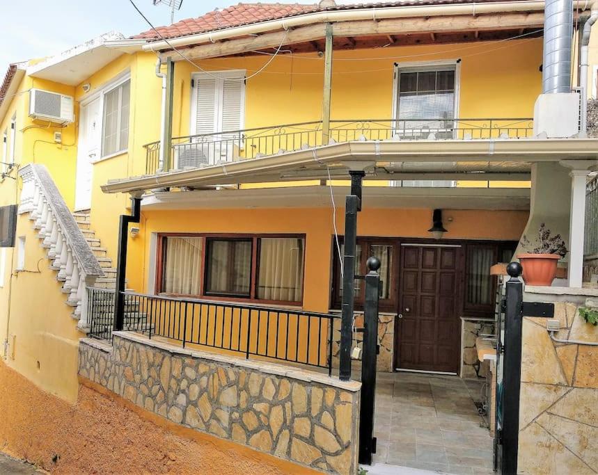 Photo of Buildings in Petaleia