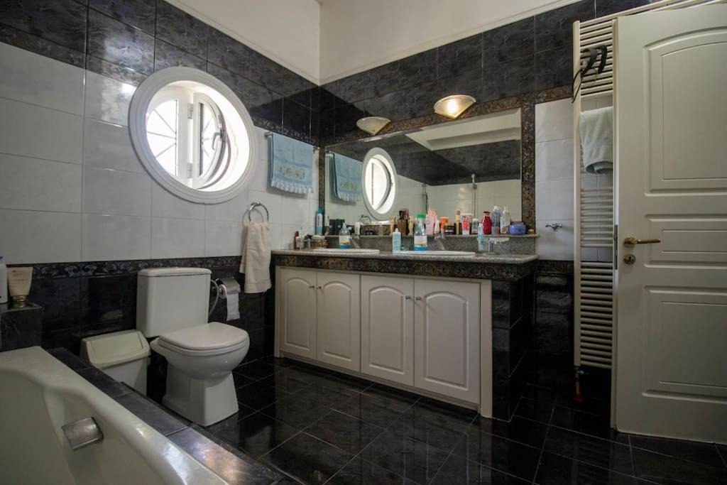 Photo of Bathroom in Katakolo