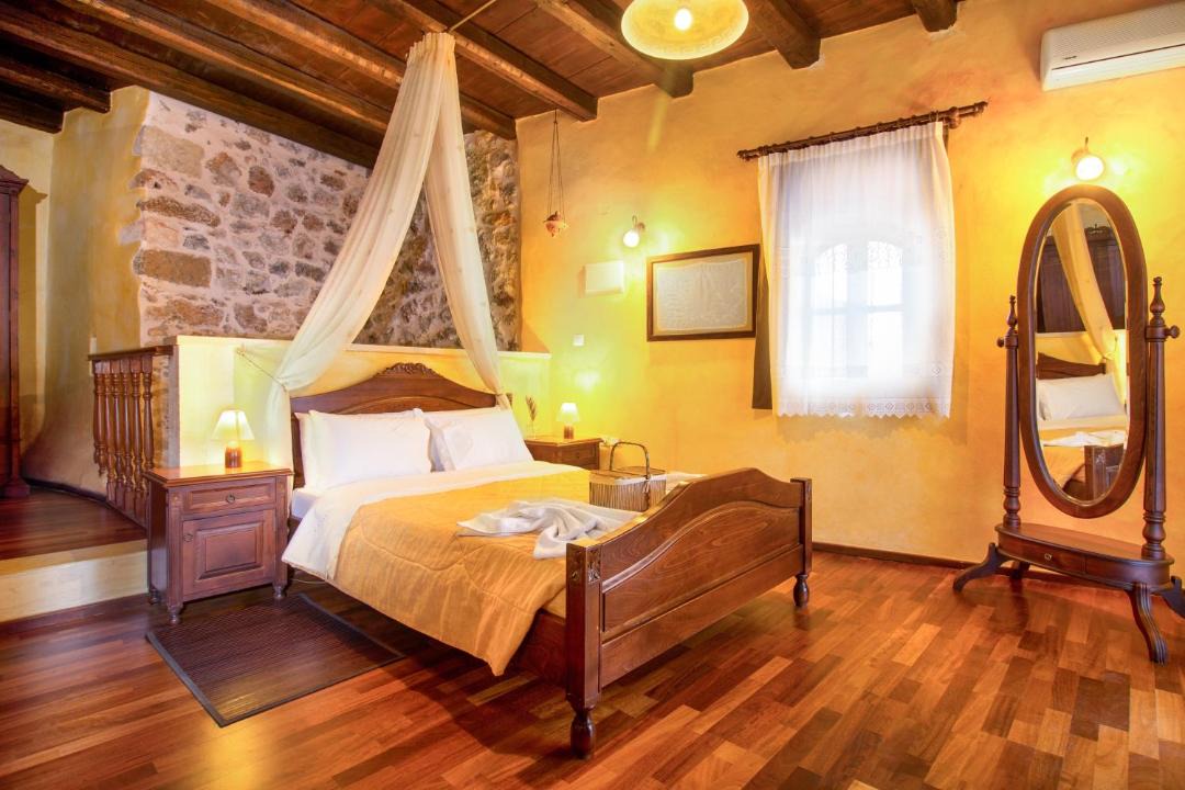 Photo of Bedroom in Samonas