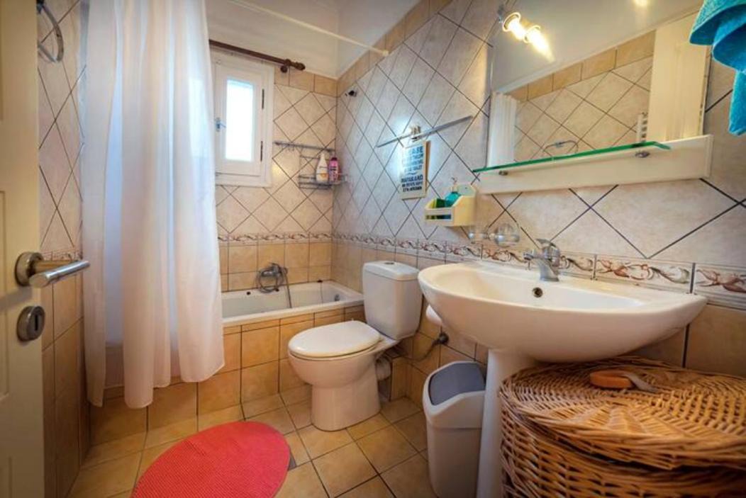 Photo of Bathroom in Agios Ioannis