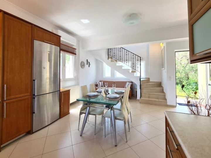 Photo of Livingroom in Korfalonas