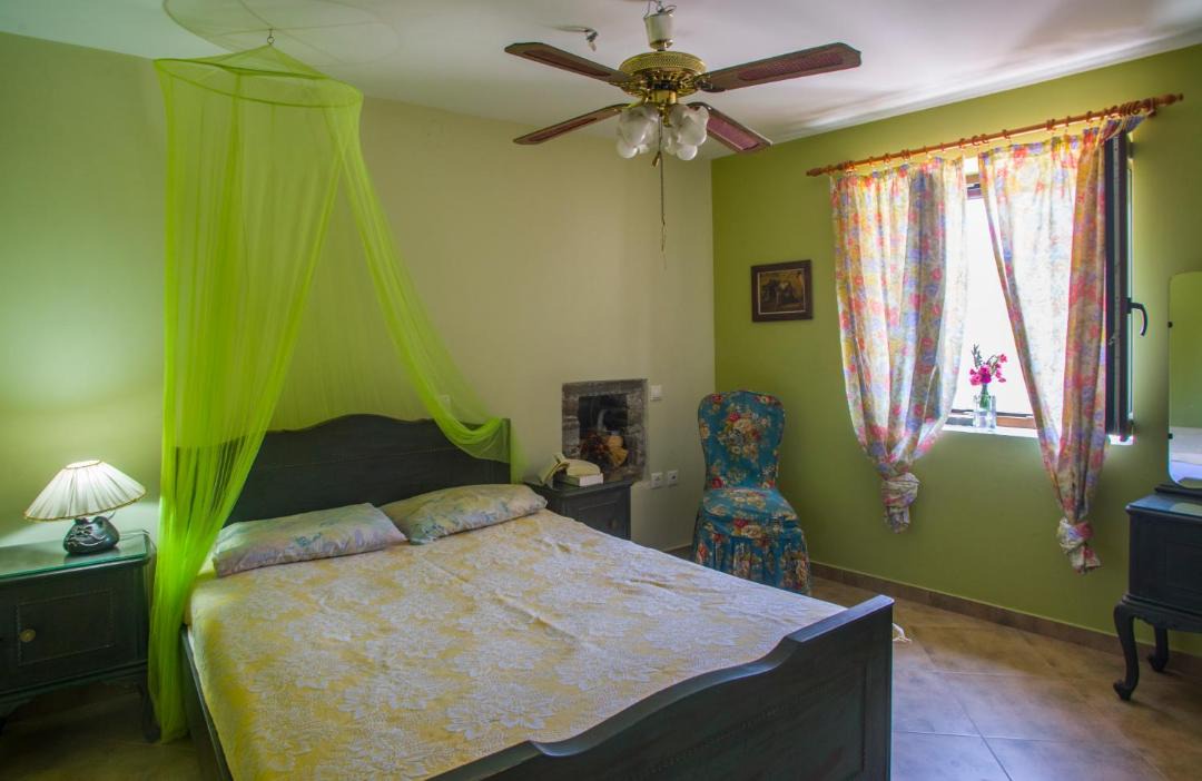 Photo of Bedroom in Steni Dirfyos