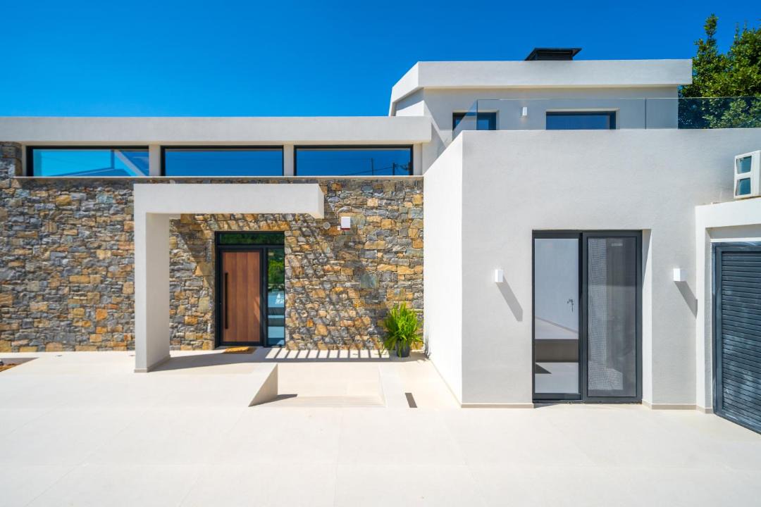 Photo of Buildings in Alikianos