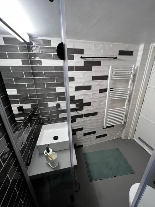 Photo of Bathroom in Mets
