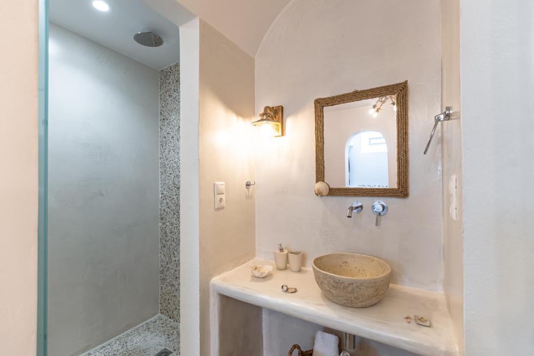 Photo of Bathroom in Glinado