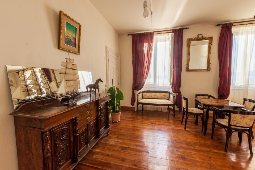 Photo of Livingroom in Old Town
