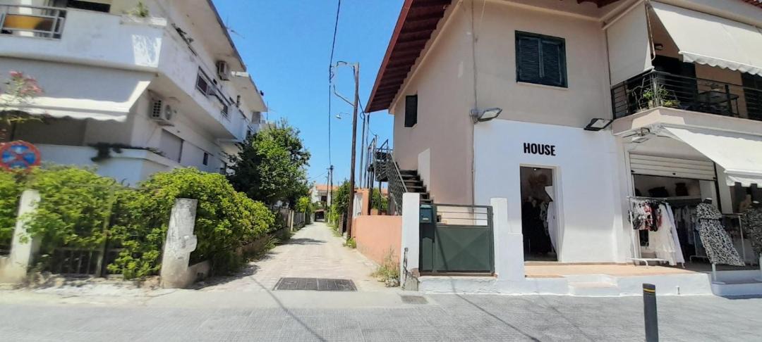 Photo of Buildings in Pefkochori