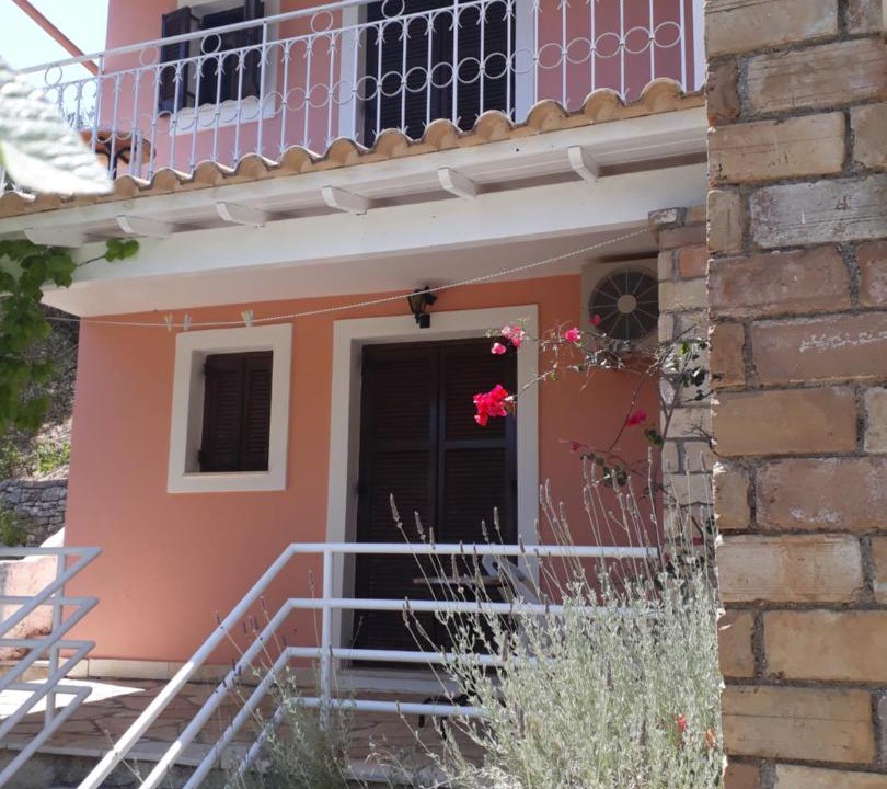 Photo of Buildings in Petaleia