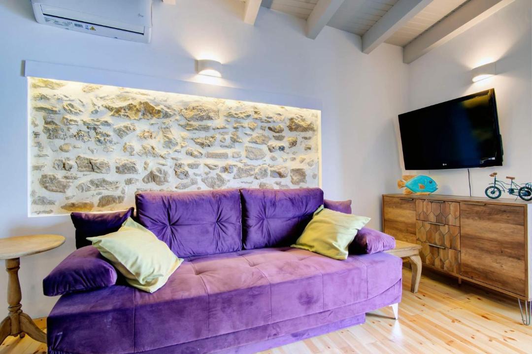 Photo of Livingroom in Chlomos