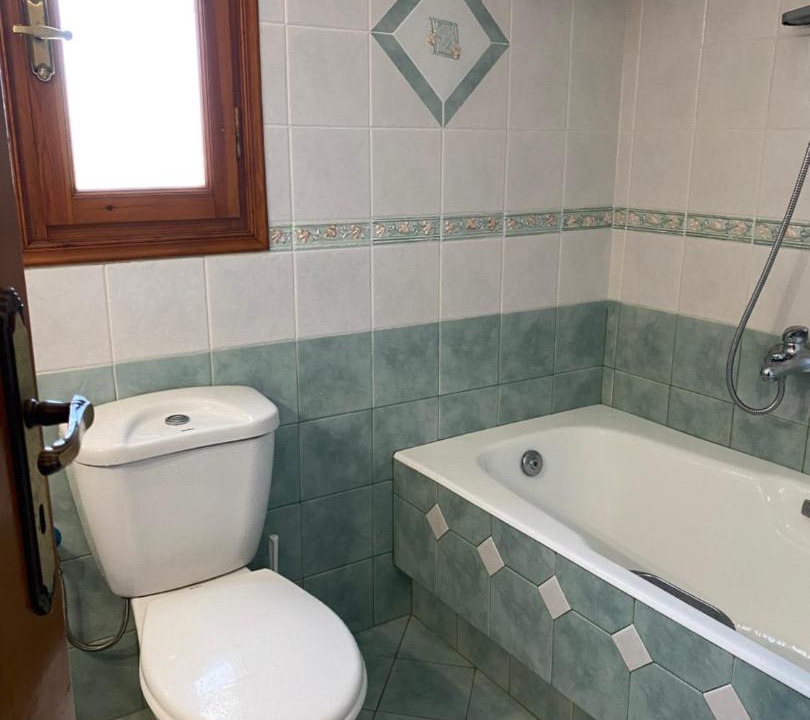 Photo of Bathroom in Glinado
