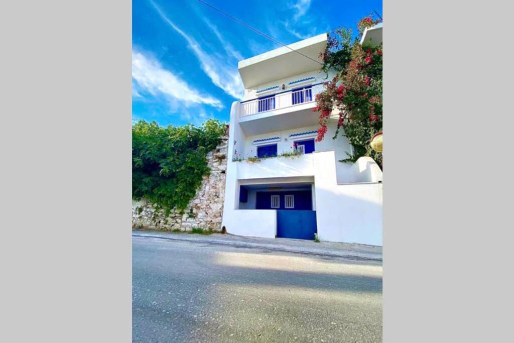 Photo of Others in Naxos