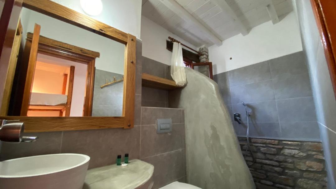Photo of Bathroom in Ios