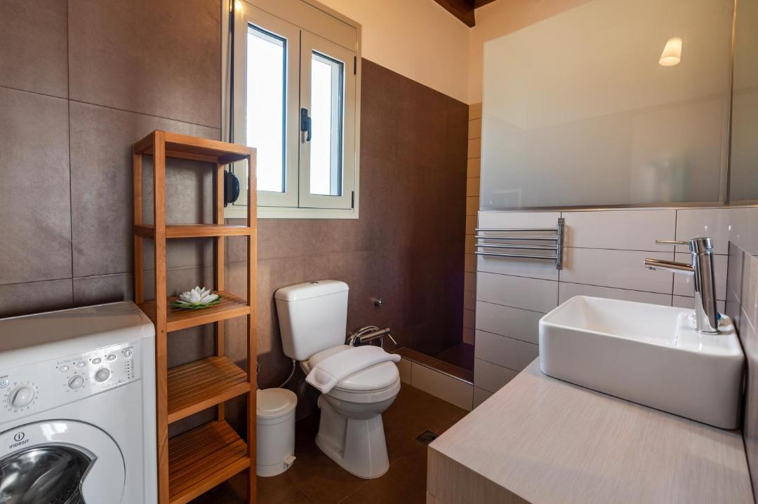Photo of Bathroom in Achlia