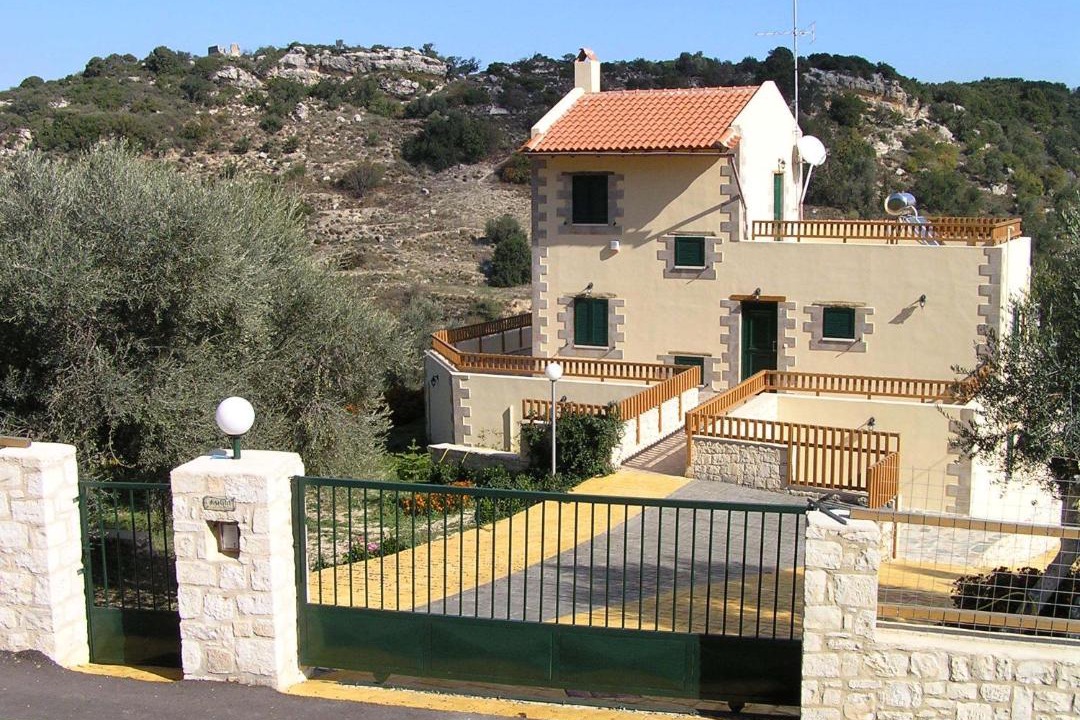 Photo of Others in Monopari