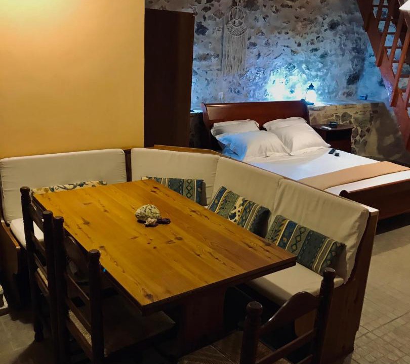 Photo of Livingroom in East Mani
