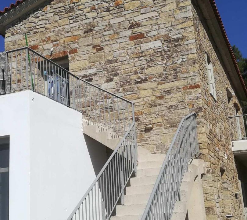 Photo of Buildings in Raches