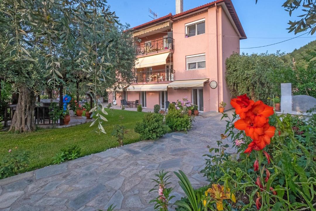 Photo of Buildings in Skala Rachoniou