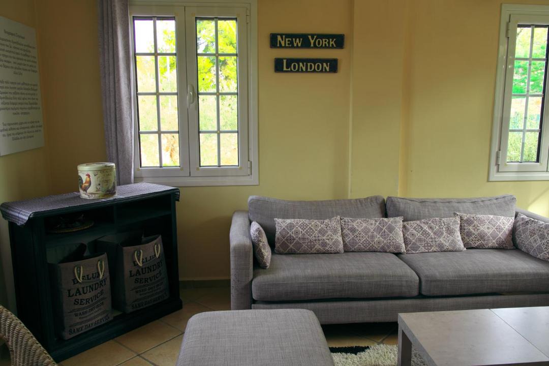 Photo of Livingroom in Ayioi Asomatoi