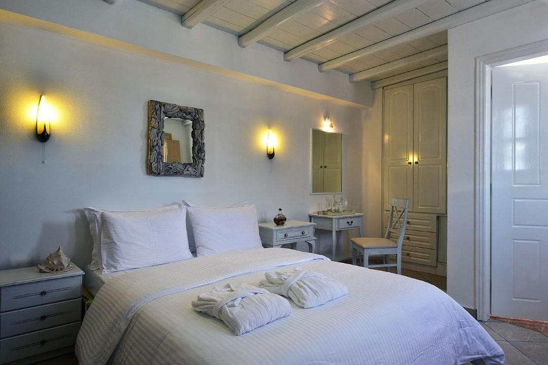 Photo of Bedroom in Folegandros Town