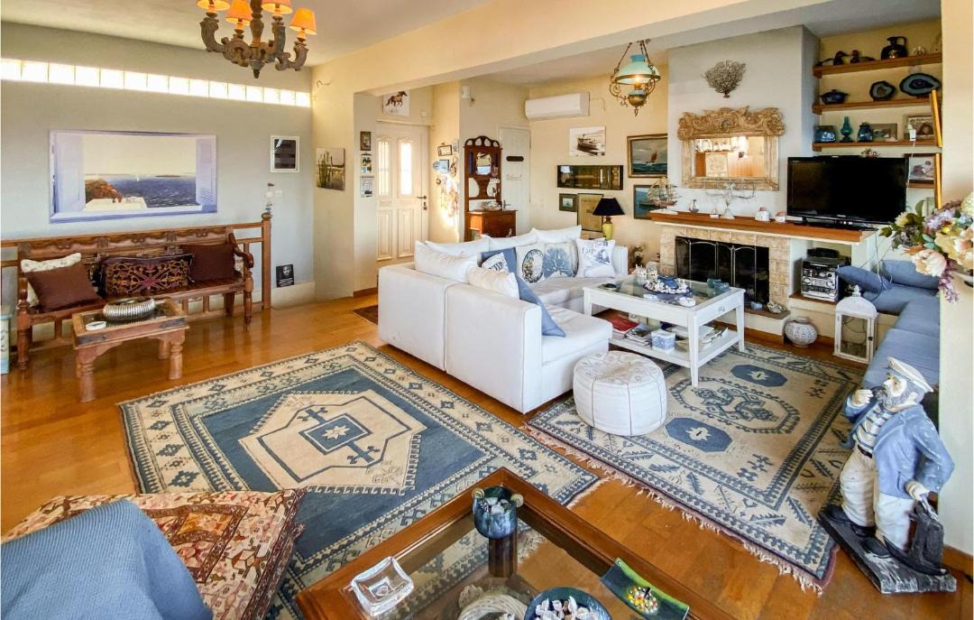 Photo of Livingroom in Lavreotiki