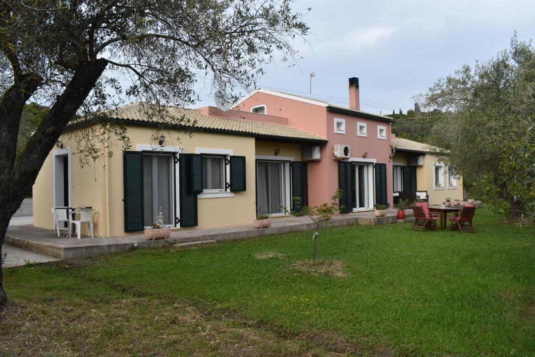 Photo of Others in Chlomatiana