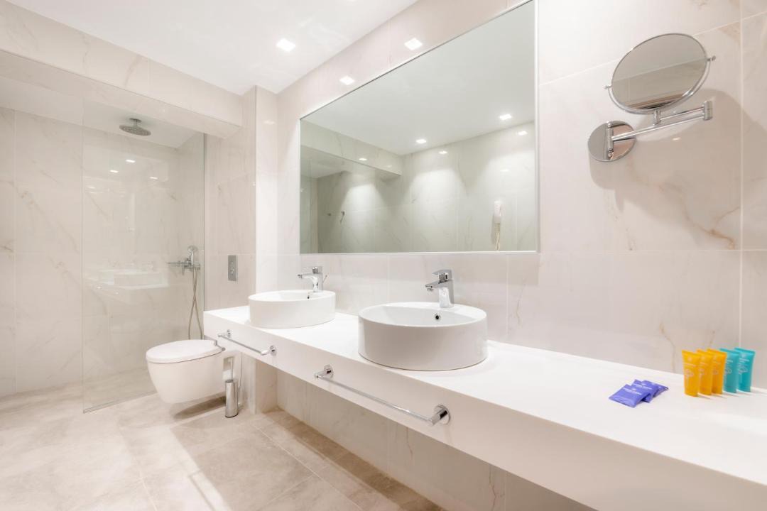 Photo of Bathroom in Lambi