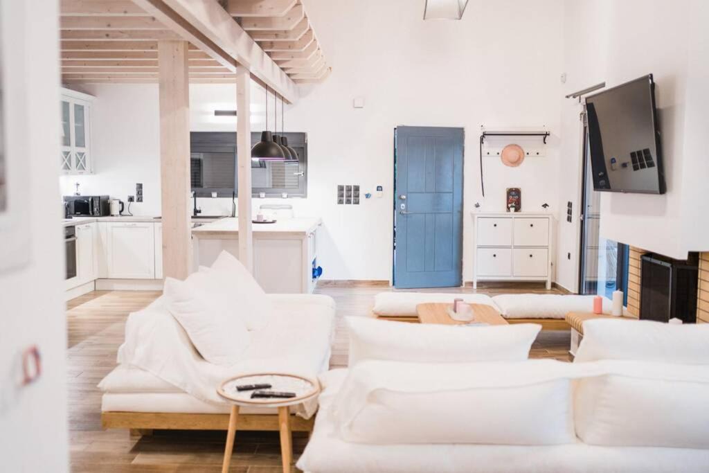 Photo of Livingroom in Troizinia