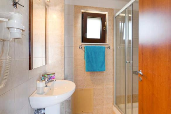 Photo of Bathroom in Pyrgos Psilonerou
