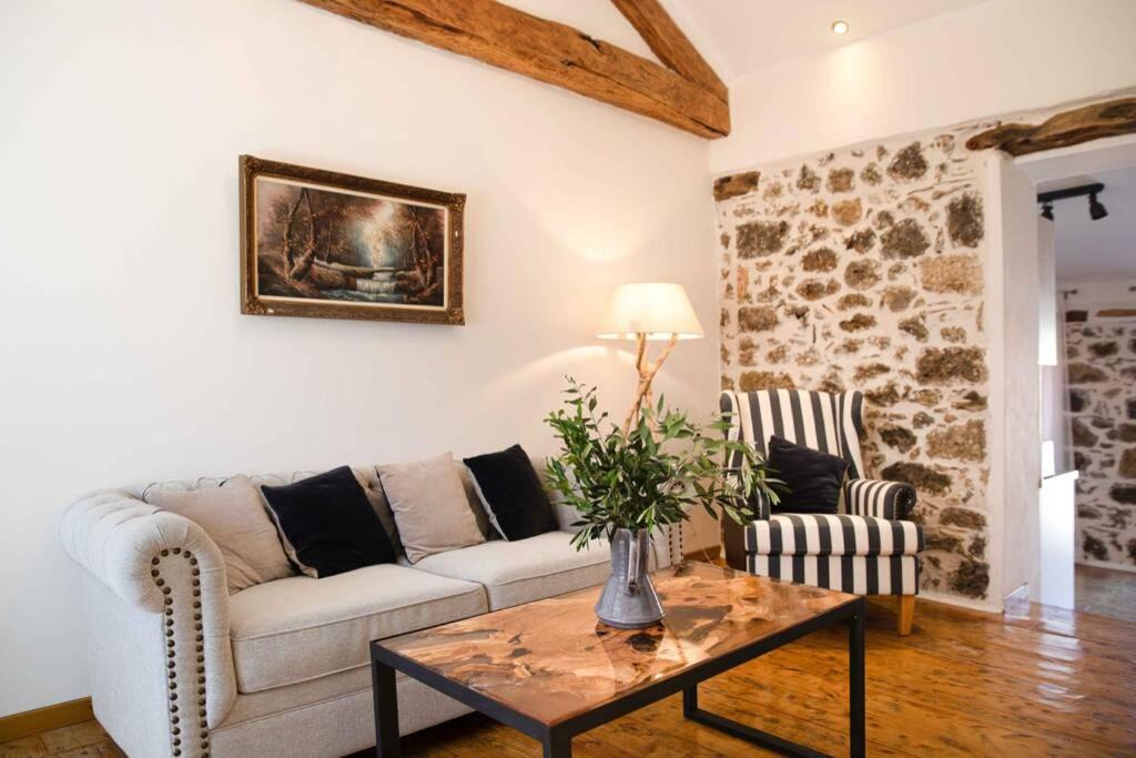 Photo of Livingroom in Doukades