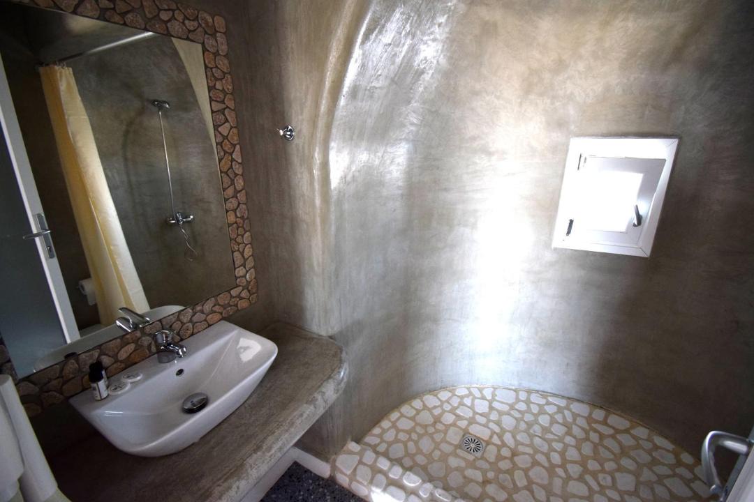Photo of Bathroom in Glastros