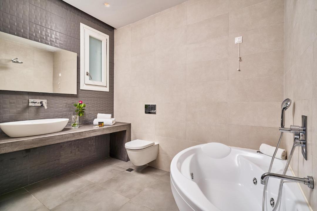 Photo of Bathroom in Elia