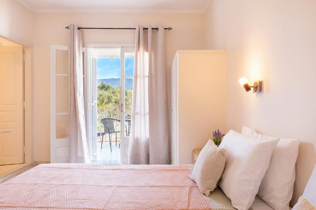 Photo of Bedroom in Ipsos