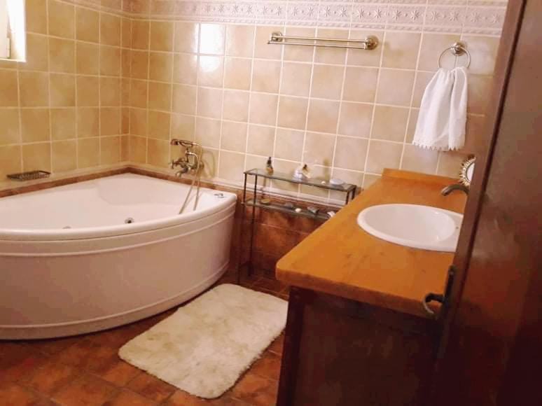 Photo of Bathroom in Saronikos