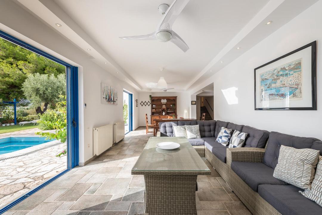 Photo of Livingroom in Lavreotiki