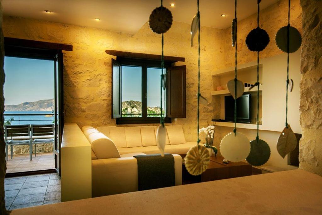 Photo of Livingroom in Marathias