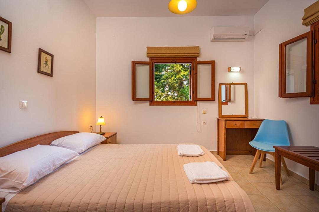 Photo of Bedroom in Neromilos