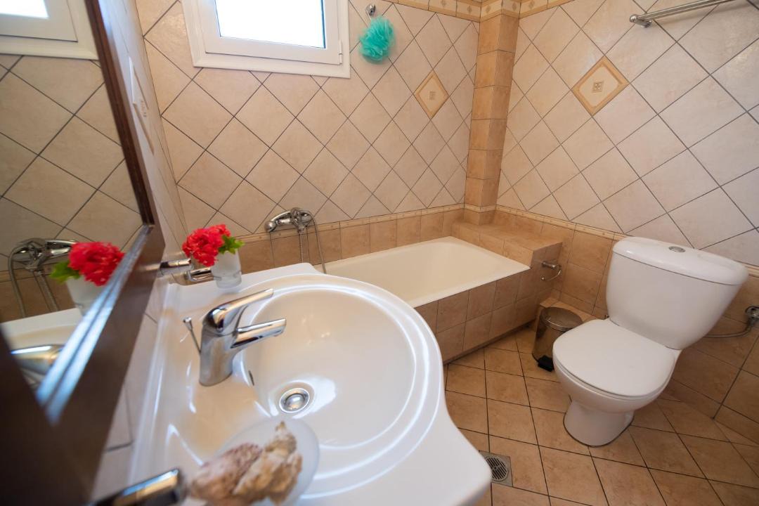 Photo of Bathroom in Kariotai