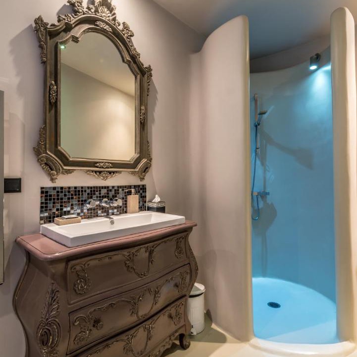 Photo of Bathroom in Elia